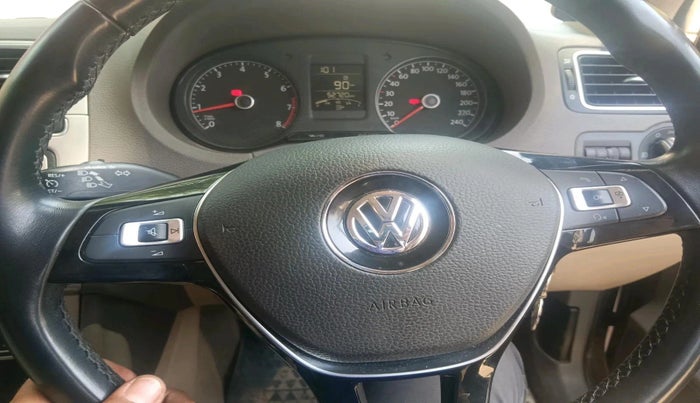 2015 Volkswagen Vento HIGHLINE 1.6 MPI, Petrol, Manual, 52,721 km, interior
