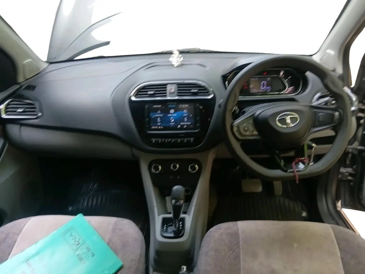 2021 Tata Tiago XZA PETROL, Petrol, Automatic, 31,124 km, interior