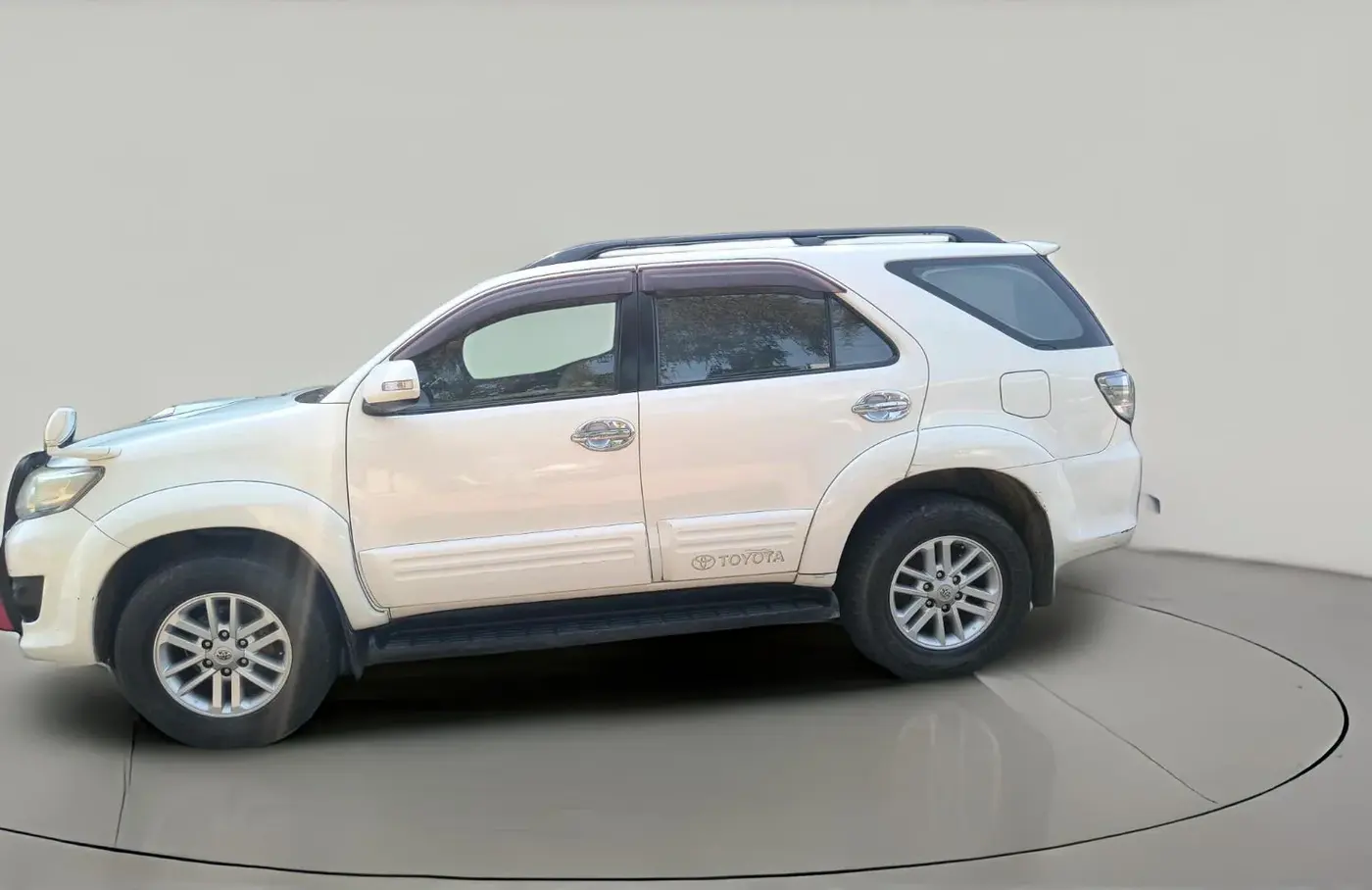 2014 Toyota Fortuner 3.0 4X2 AT, Diesel, Automatic, 2,66,086 km, exterior