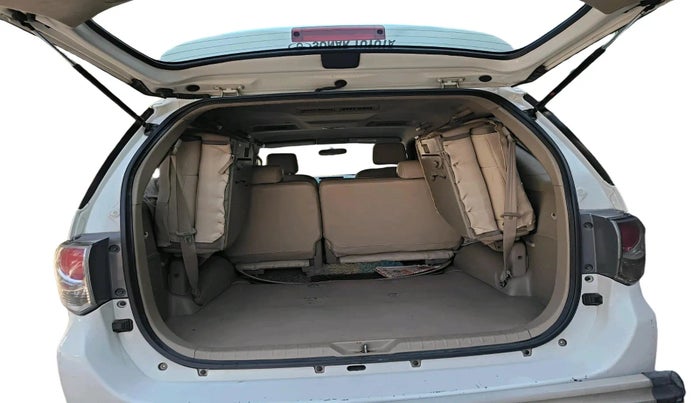 2014 Toyota Fortuner 3.0 4X2 AT, Diesel, Automatic, 2,66,086 km, exterior