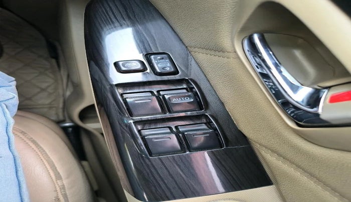 2014 Toyota Fortuner 3.0 4X2 AT, Diesel, Automatic, 2,66,086 km, interior