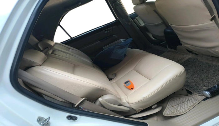 2014 Toyota Fortuner 3.0 4X2 AT, Diesel, Automatic, 2,66,086 km, interior