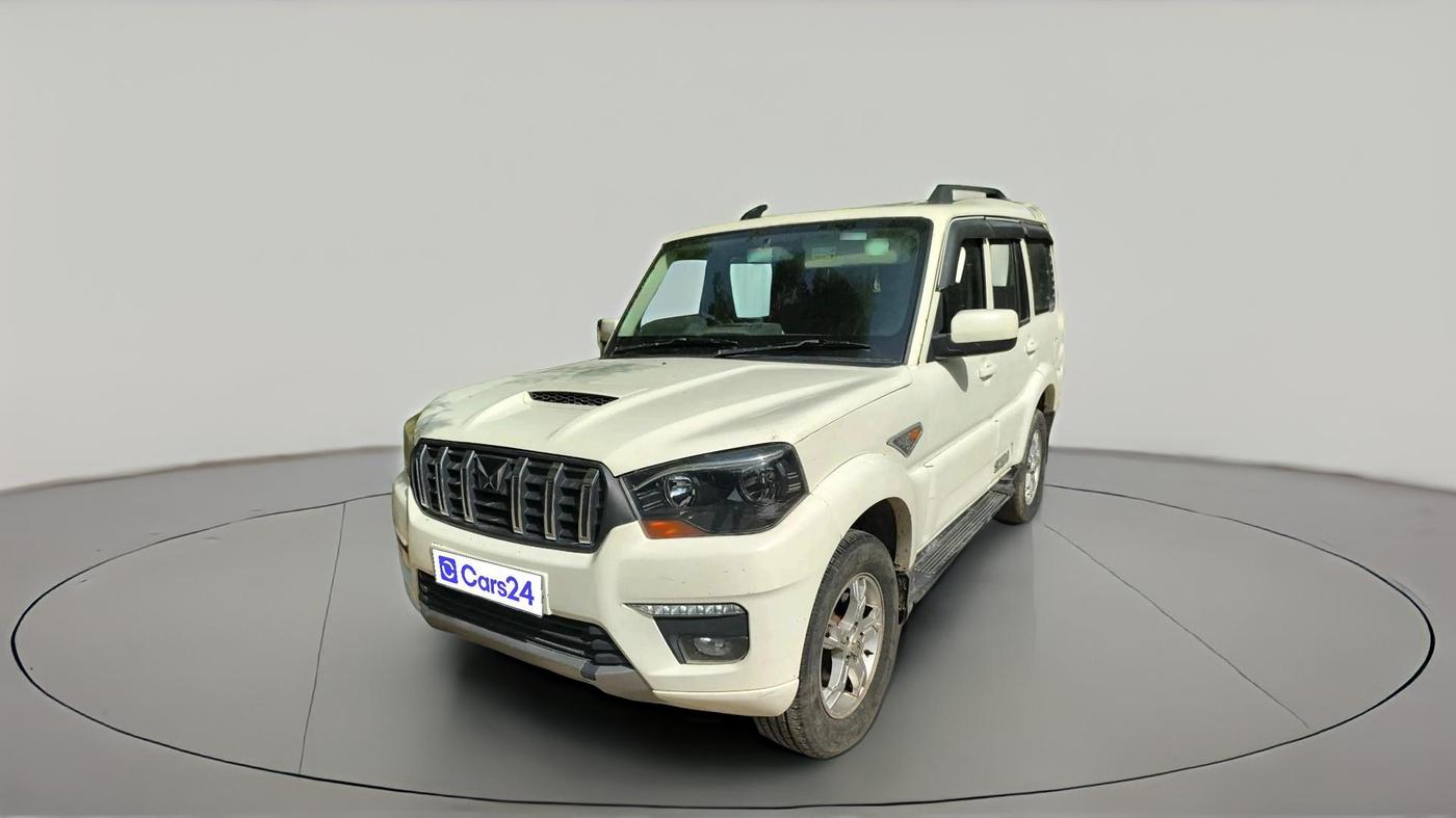 2015 Mahindra Scorpio S6 PLUS, Diesel, Manual, 93,272 km, exterior