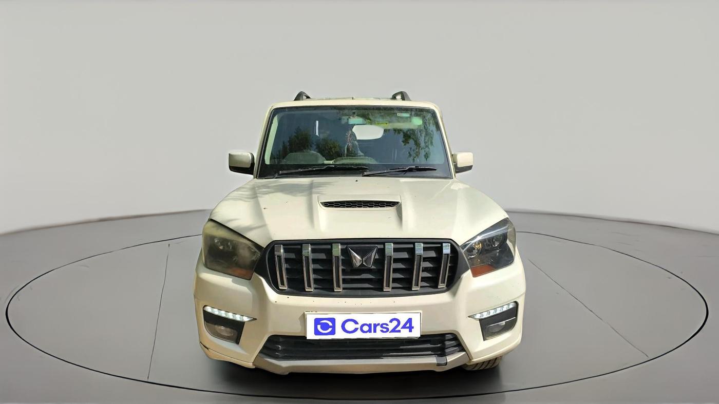 2015 Mahindra Scorpio S6 PLUS, Diesel, Manual, 93,272 km, exterior
