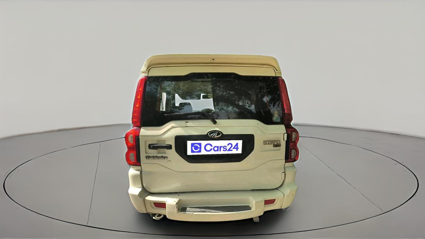 2015 Mahindra Scorpio S6 PLUS, Diesel, Manual, 93,272 km, exterior