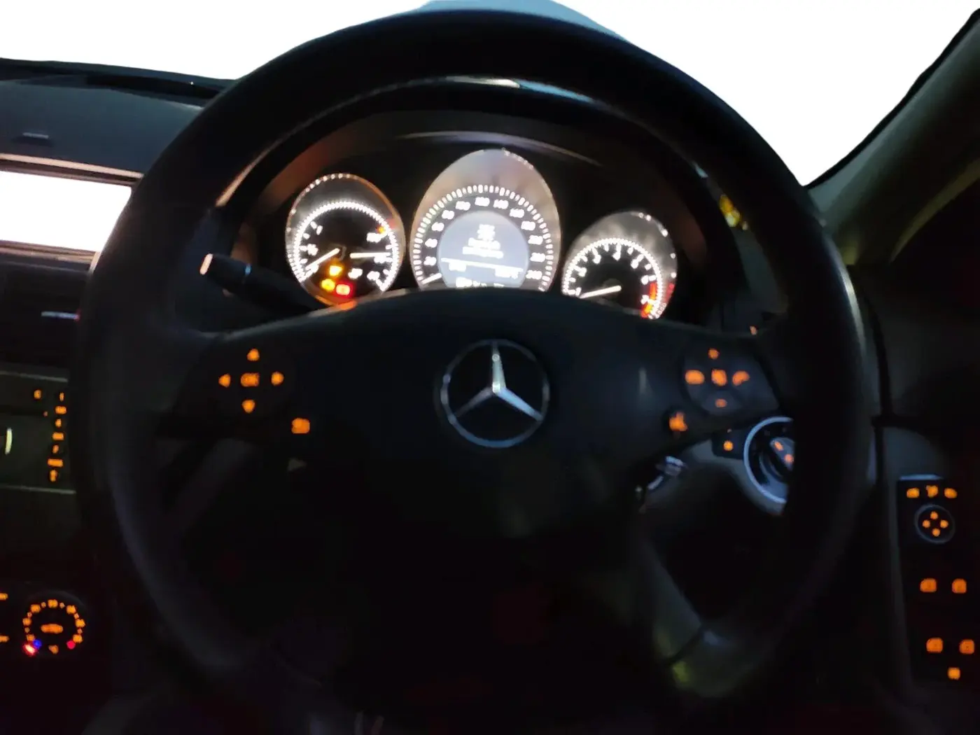 2011 Mercedes Benz C Class C 200 CGI ELEGANCE, Petrol, Automatic, 80,448 km, interior