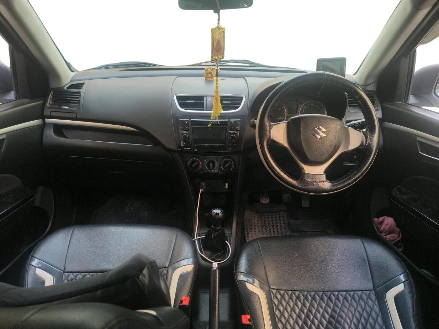 2016 Maruti Swift VXI, Petrol, Manual, 1,02,676 km, interior