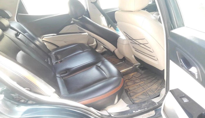 2022 Mahindra XUV300 W8 (O) 1.2 PETROL, Petrol, Manual, 1,16,890 km, interior