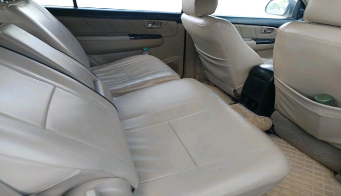 2014 Toyota Fortuner 3.0 4X2 MT, Diesel, Manual, 2,67,811 km, interior