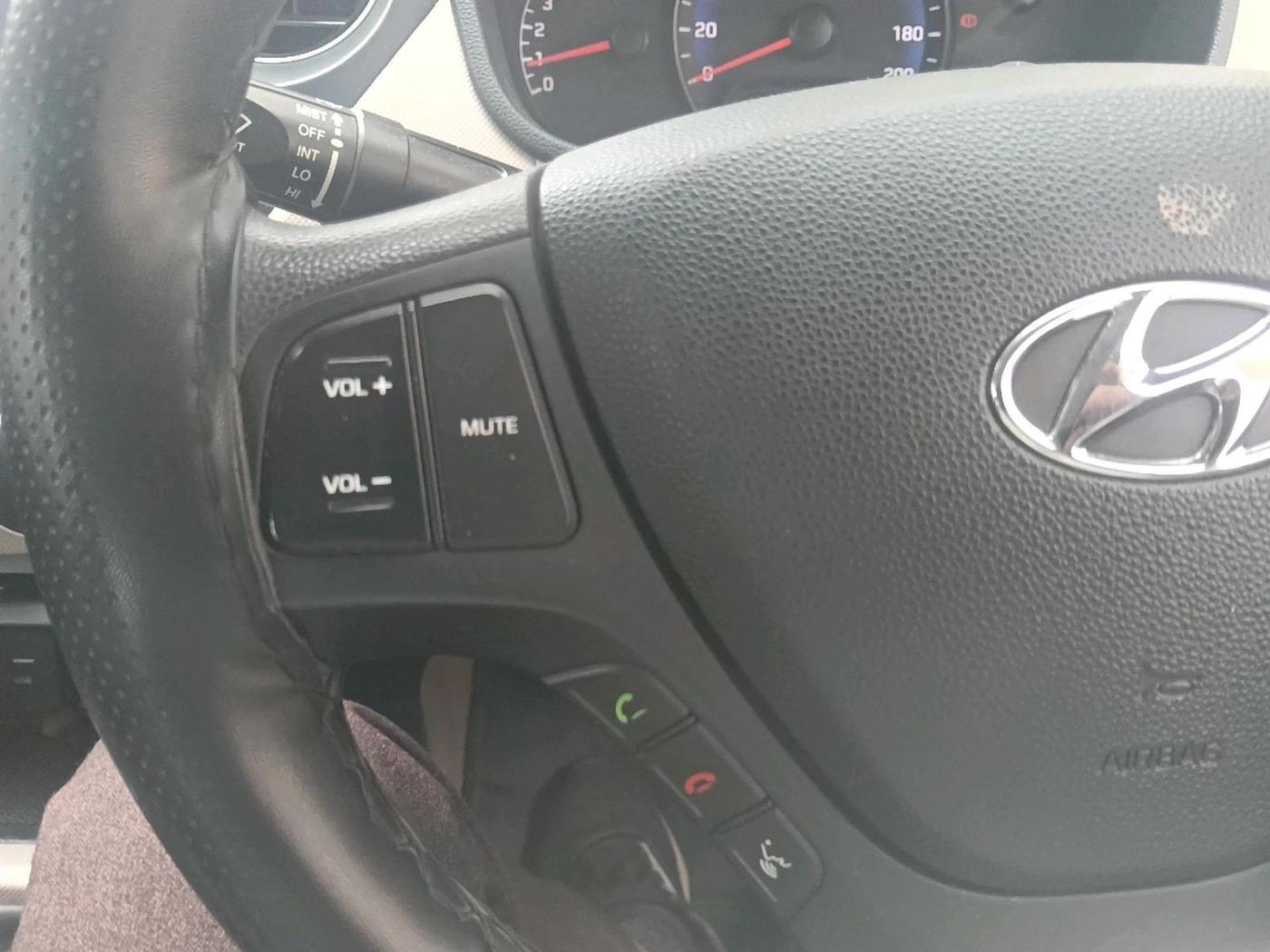 2017 Hyundai Xcent SX 1.2, Petrol, Manual, 68,525 km, interior