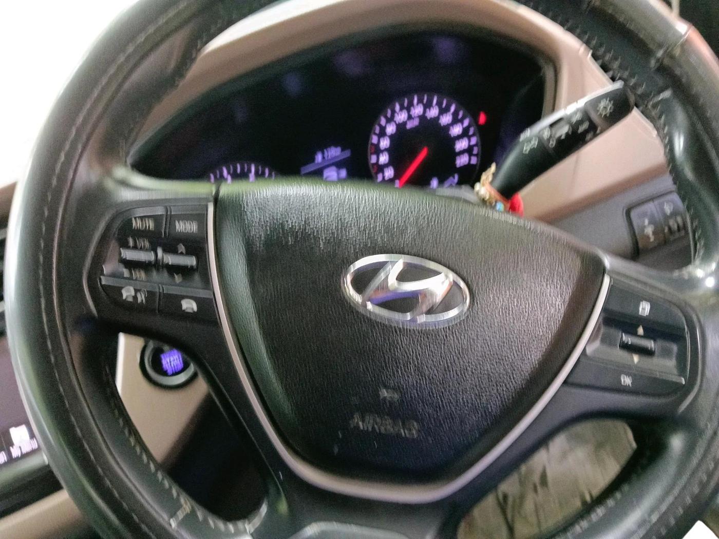 2018 Hyundai Elite i20 ASTA 1.2 (O), Petrol, Manual, 67,979 km, interior