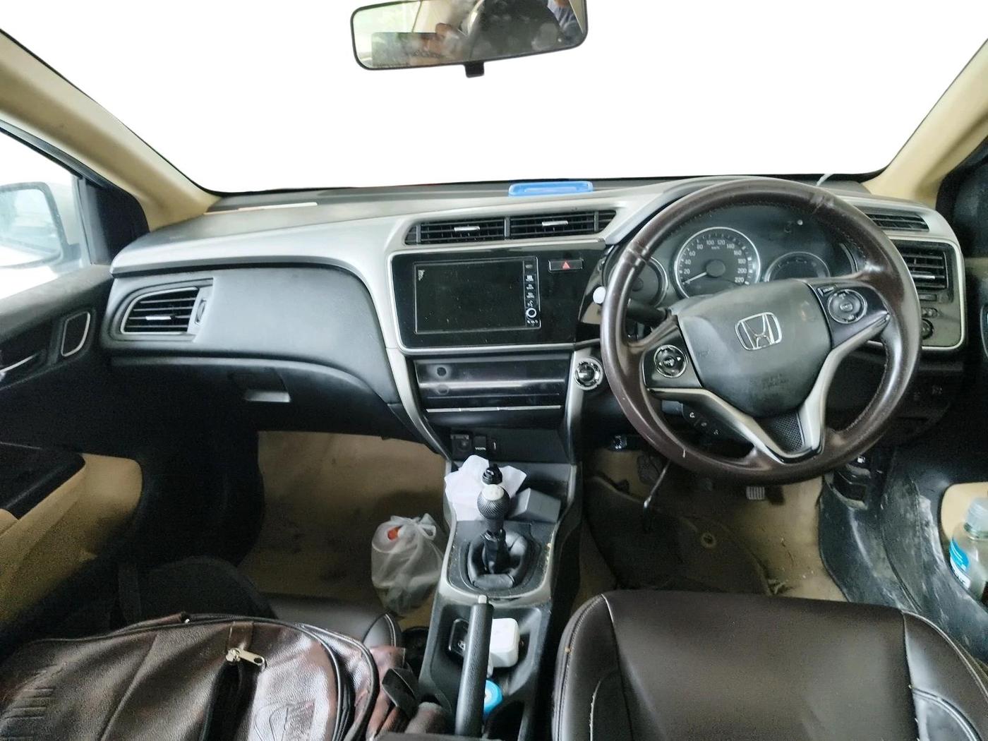 2017 Honda City 1.5L I-VTEC V MT, Petrol, Manual, 1,77,149 km, interior