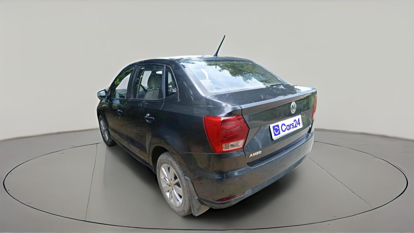2016 Volkswagen Ameo HIGHLINE1.5L, Diesel, Manual, 1,25,059 km, exterior