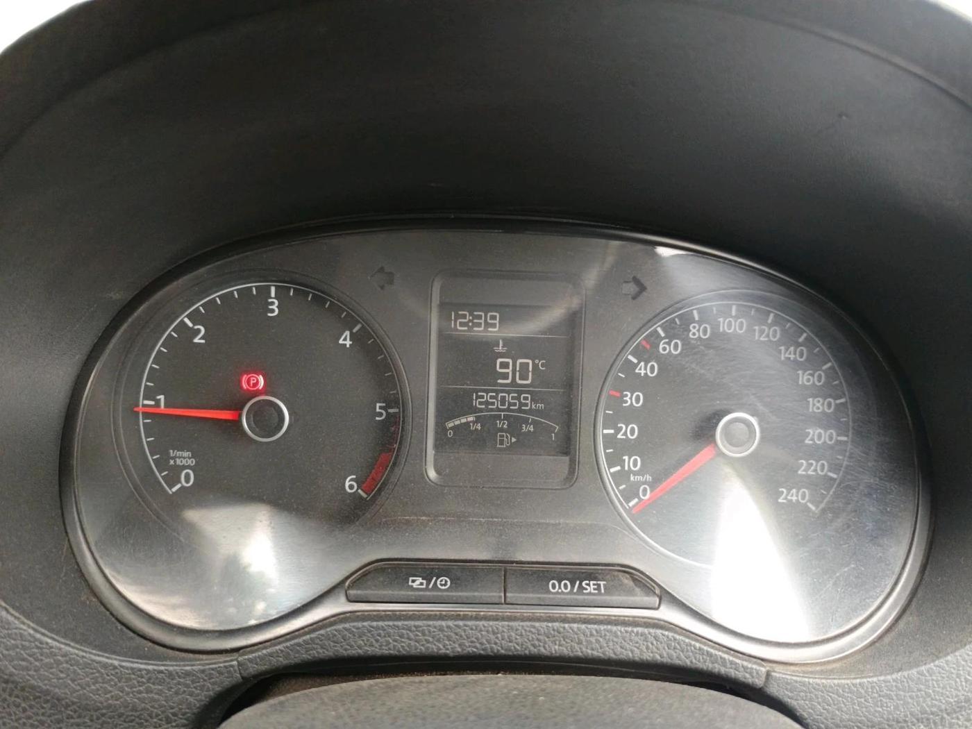 2016 Volkswagen Ameo HIGHLINE1.5L, Diesel, Manual, 1,25,059 km, interior