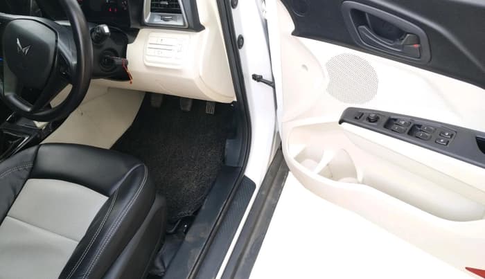 2025 Mahindra XUV 3XO MX1 1.2 L TCMPFi, Petrol, Manual, 8,344 km, interior
