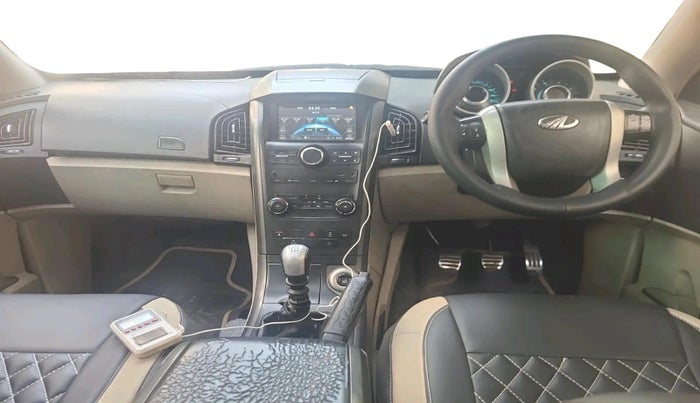 2016 Mahindra XUV500 W10, Diesel, Manual, 1,70,001 km, interior