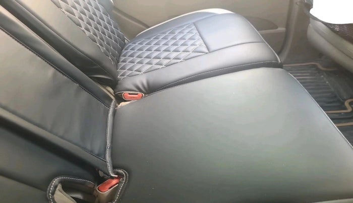 2016 Mahindra XUV500 W10, Diesel, Manual, 1,70,001 km, interior