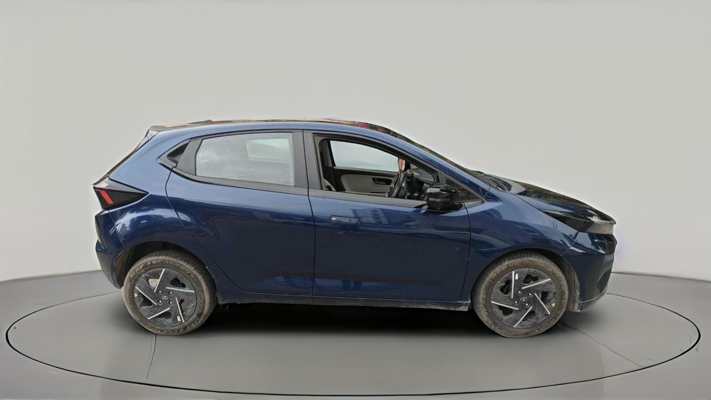 2025 Tata ALTROZ Accomplished S Petrol 5 MT, Petrol, Manual, 3,235 km, exterior