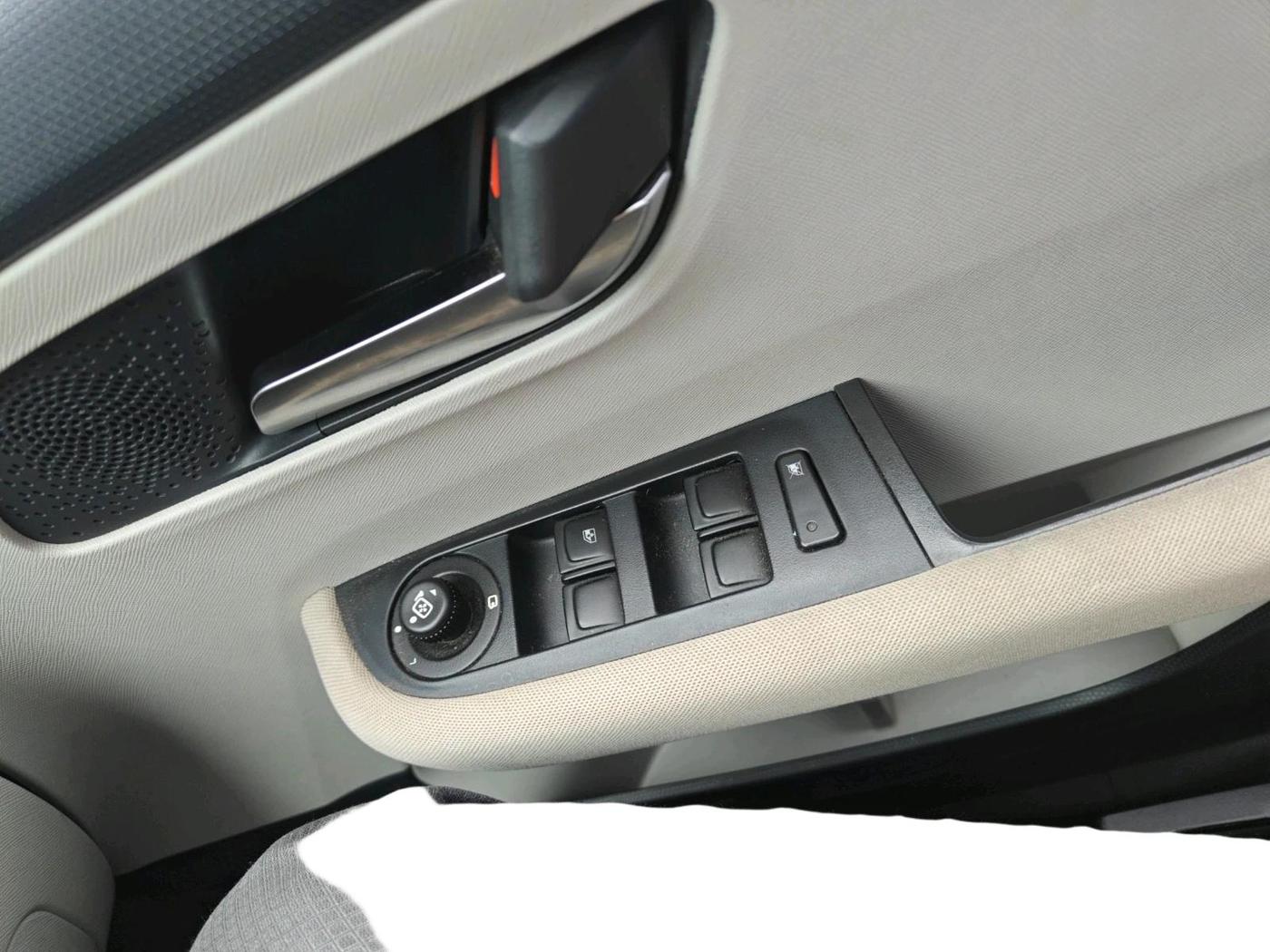 2025 Tata ALTROZ Accomplished S Petrol 5 MT, Petrol, Manual, 3,235 km, interior