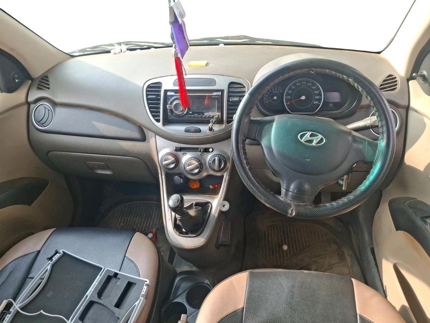 2012 Hyundai i10 ERA 1.1, Petrol, Manual, 74,109 km, interior