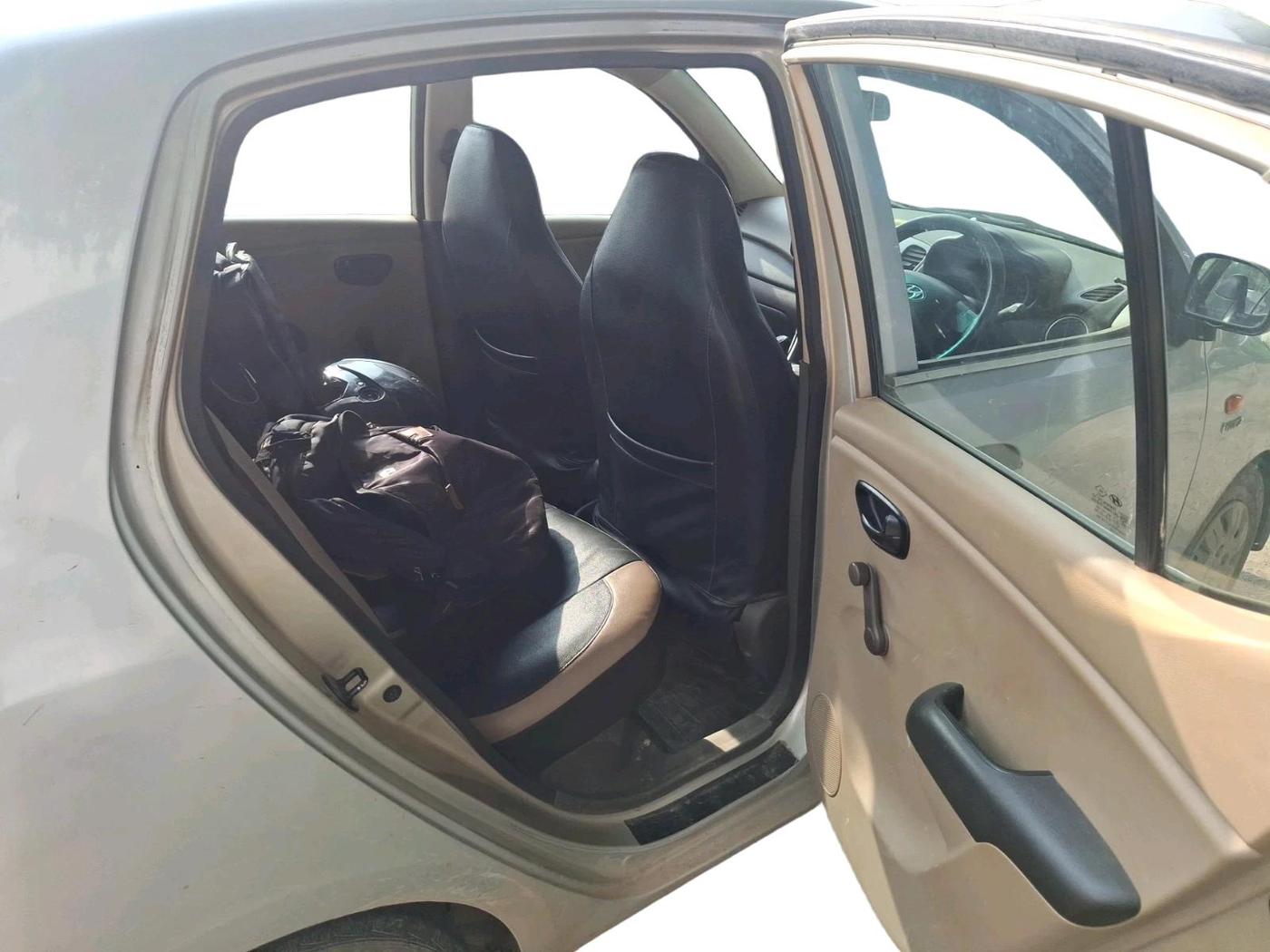 2012 Hyundai i10 ERA 1.1, Petrol, Manual, 74,109 km, interior