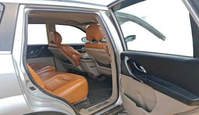 2015 Mahindra XUV500 W8, Diesel, Manual, 92,139 km, interior