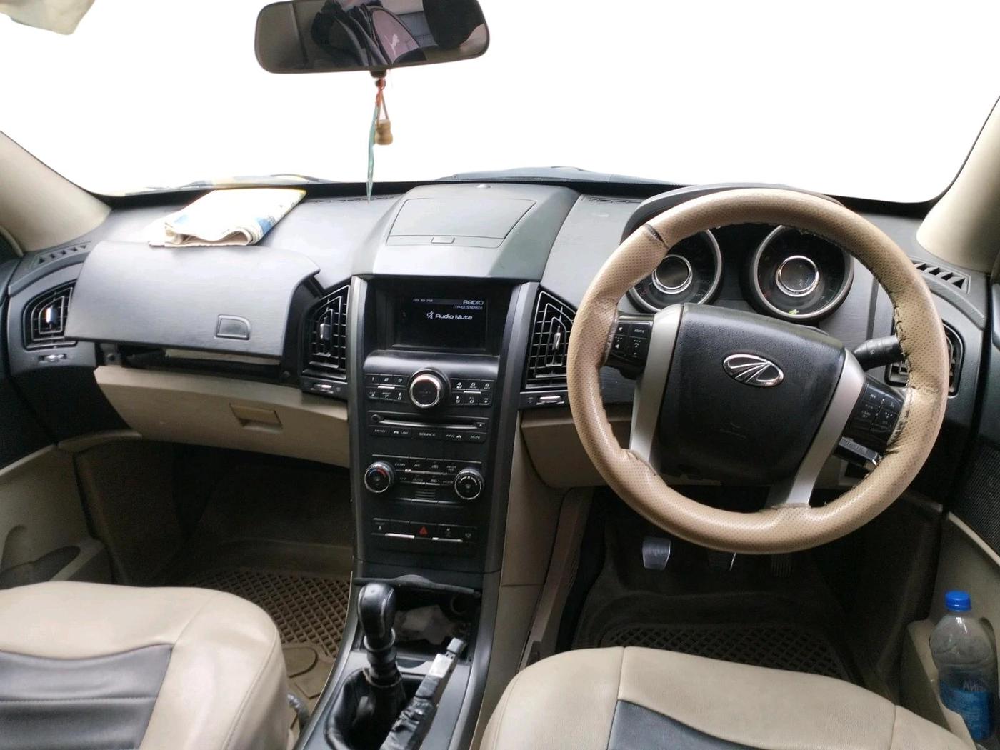 2016 Mahindra XUV500 W6, Diesel, Manual, 68,939 km, interior