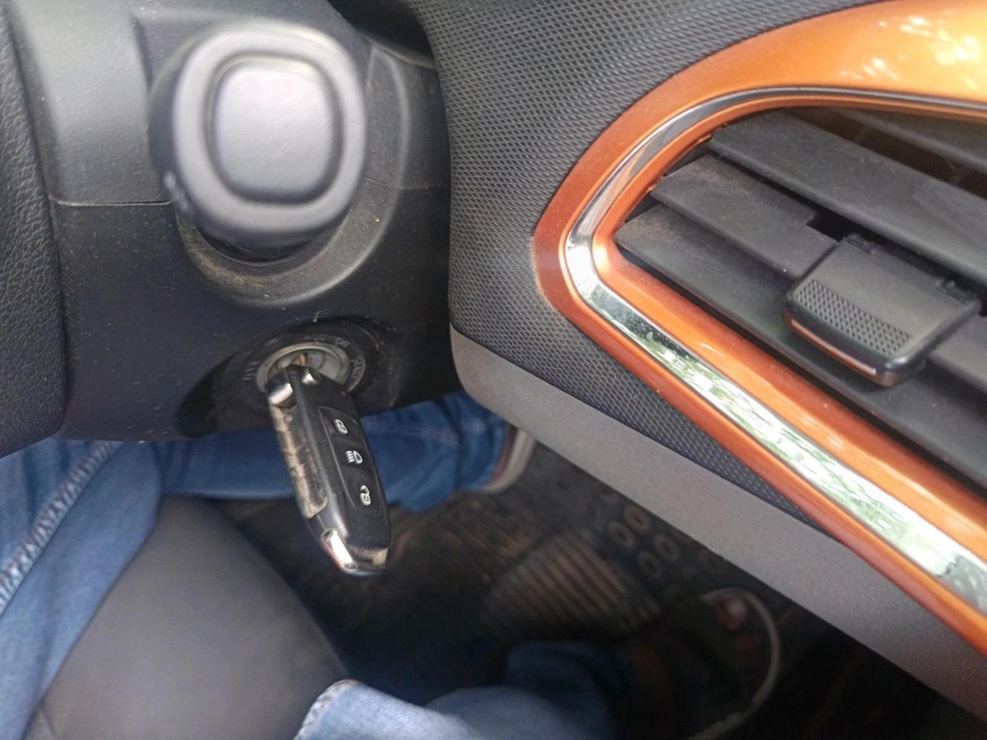 2018 Tata Tiago XZA PETROL, Petrol, Automatic, 50,524 km, interior