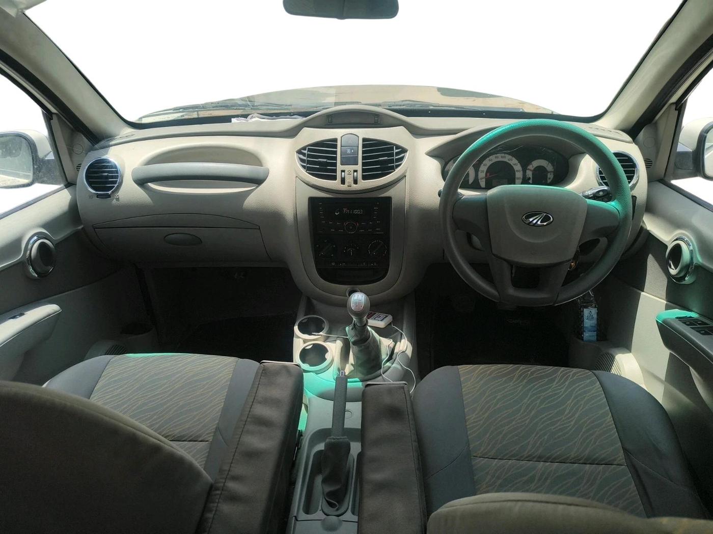 2013 Mahindra Bolero SLX BS-III, Diesel, Manual, 19,841 km, interior