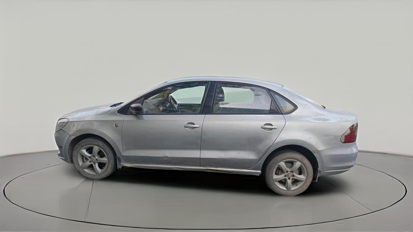 2015 Skoda Rapid 1.5 TDI CR AMBITION PLUS, Diesel, Manual, 1,66,796 km, exterior