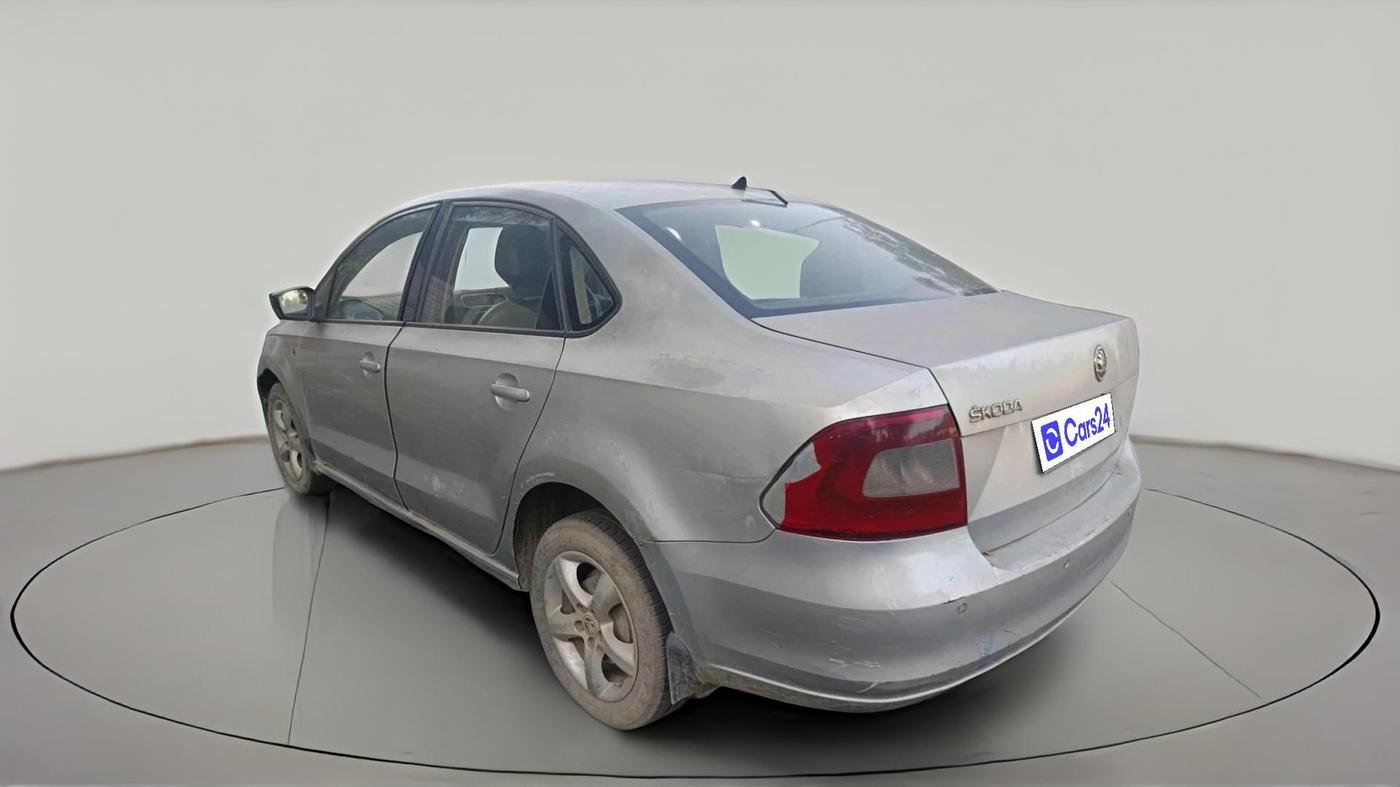 2015 Skoda Rapid 1.5 TDI CR AMBITION PLUS, Diesel, Manual, 1,66,796 km, exterior