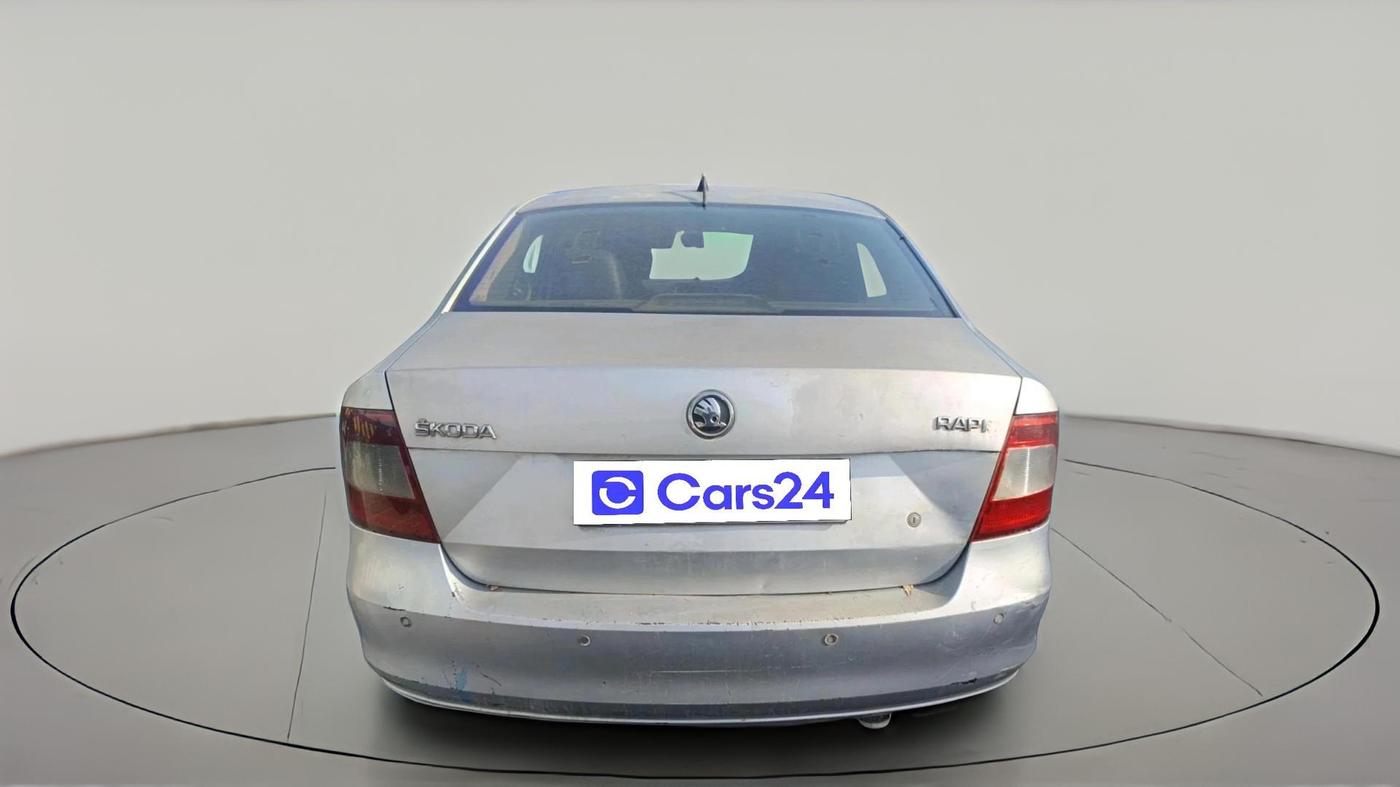 2015 Skoda Rapid 1.5 TDI CR AMBITION PLUS, Diesel, Manual, 1,66,796 km, exterior