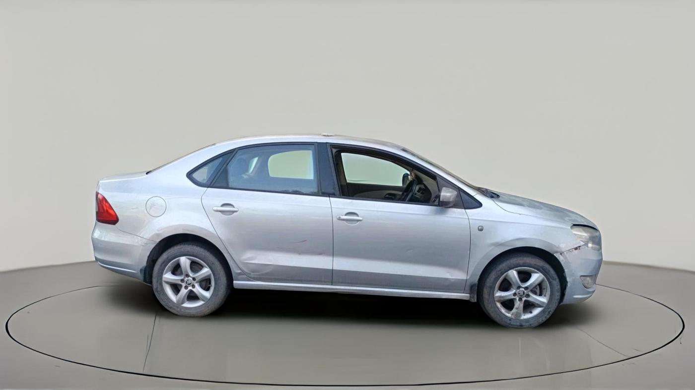 2015 Skoda Rapid 1.5 TDI CR AMBITION PLUS, Diesel, Manual, 1,66,796 km, exterior