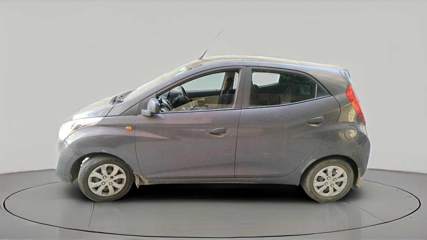 2017 Hyundai Eon MAGNA +, Petrol, Manual, 1,12,865 km, exterior