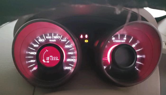 2014 Mahindra XUV500 W4, Diesel, Manual, 1,81,333 km, interior