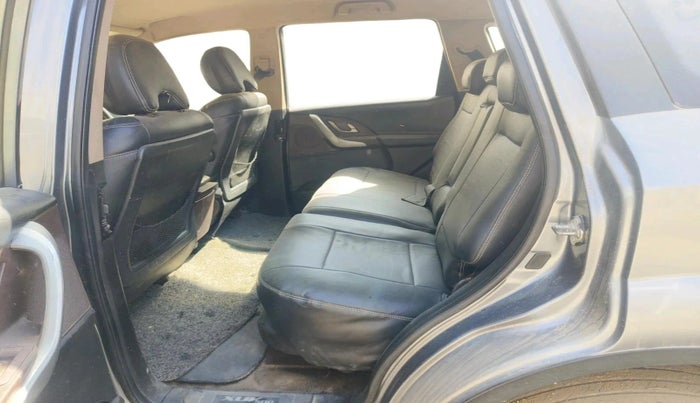 2012 Mahindra XUV500 W8, Diesel, Manual, 1,80,000 km, interior
