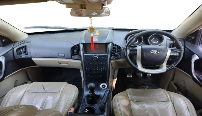2016 Mahindra XUV500 W10 1.99, Diesel, Manual, 1,35,582 km, interior