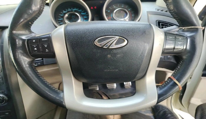 2016 Mahindra XUV500 W10 1.99, Diesel, Manual, 1,35,582 km, interior