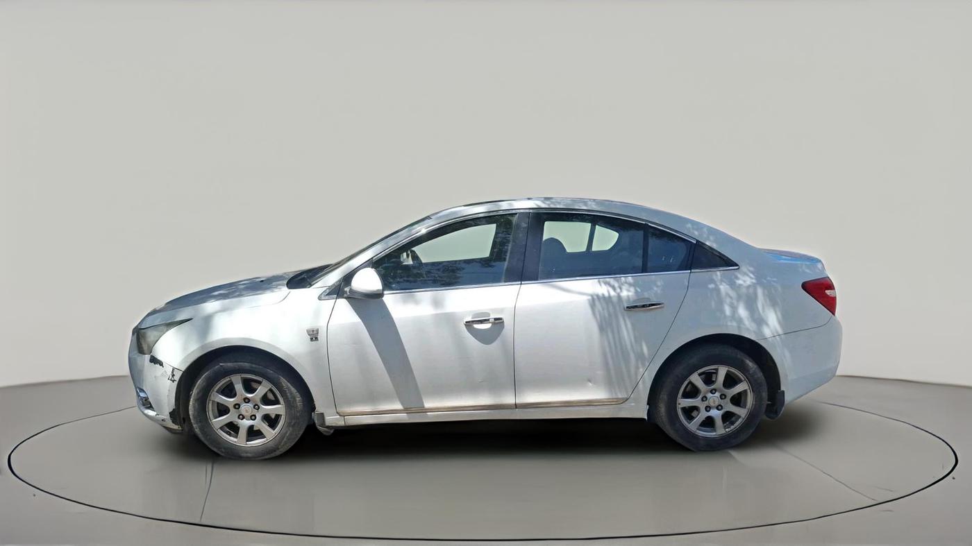 2013 Chevrolet Cruze LTZ AT, Diesel, Automatic, 1,24,232 km, exterior