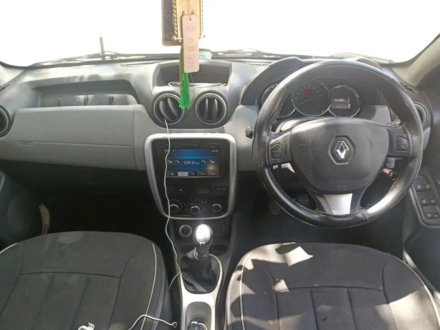 2015 Renault Duster 110 PS RXZ 4X4 MT DIESEL, Diesel, Manual, 1,36,989 km, interior