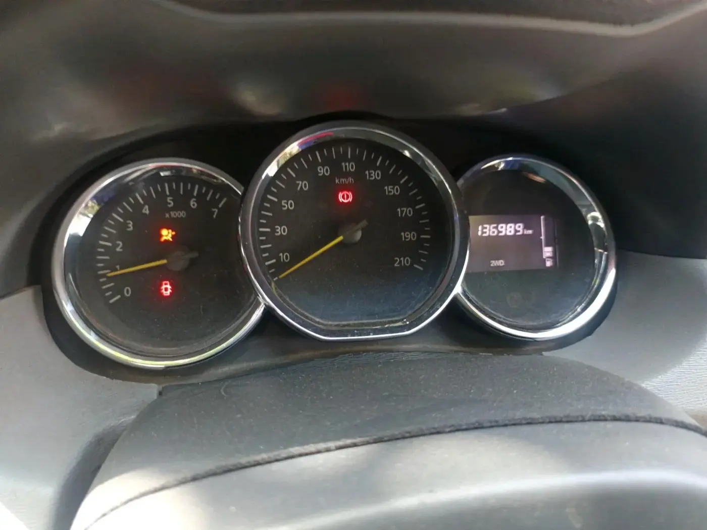 2015 Renault Duster 110 PS RXZ 4X4 MT DIESEL, Diesel, Manual, 1,36,989 km, interior