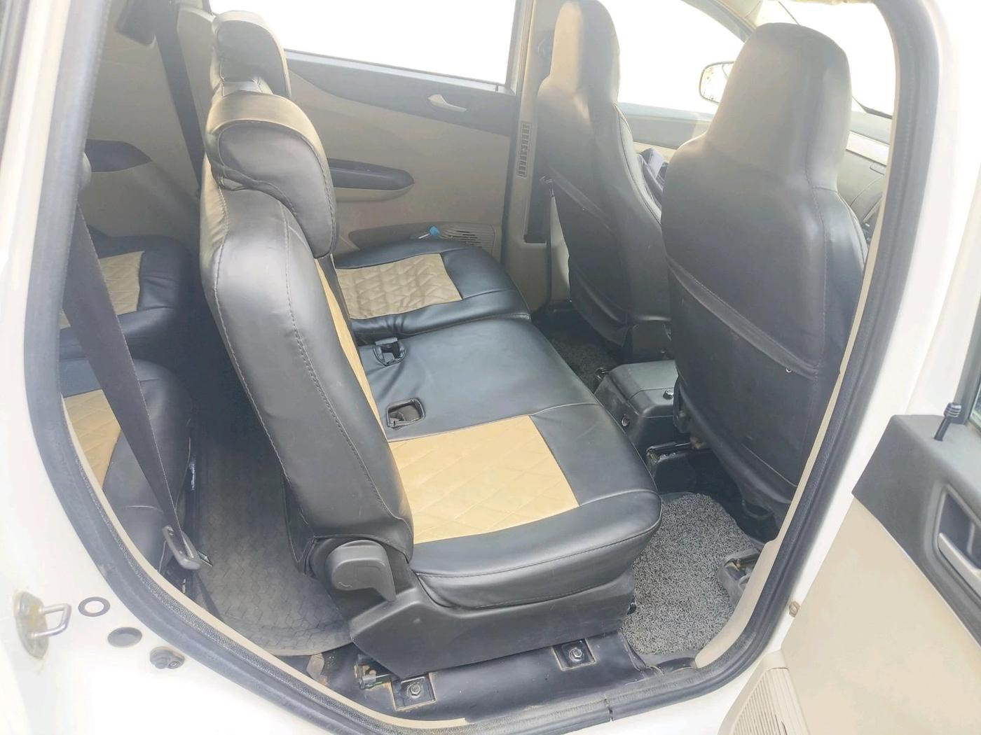 2023 Renault TRIBER RXZ, CNG, Manual, 49,853 km, interior