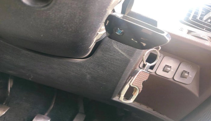 2012 Mahindra XUV500 W8, Diesel, Manual, 1,19,731 km, interior