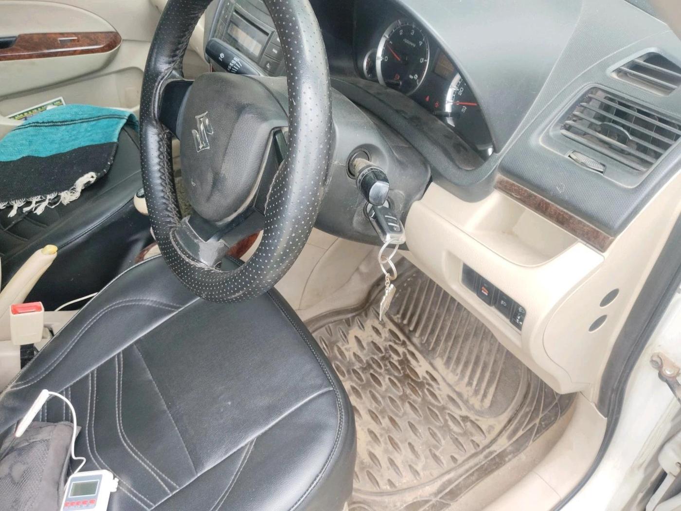 2013 Maruti Swift Dzire VDI, Diesel, Manual, 1,14,838 km, interior