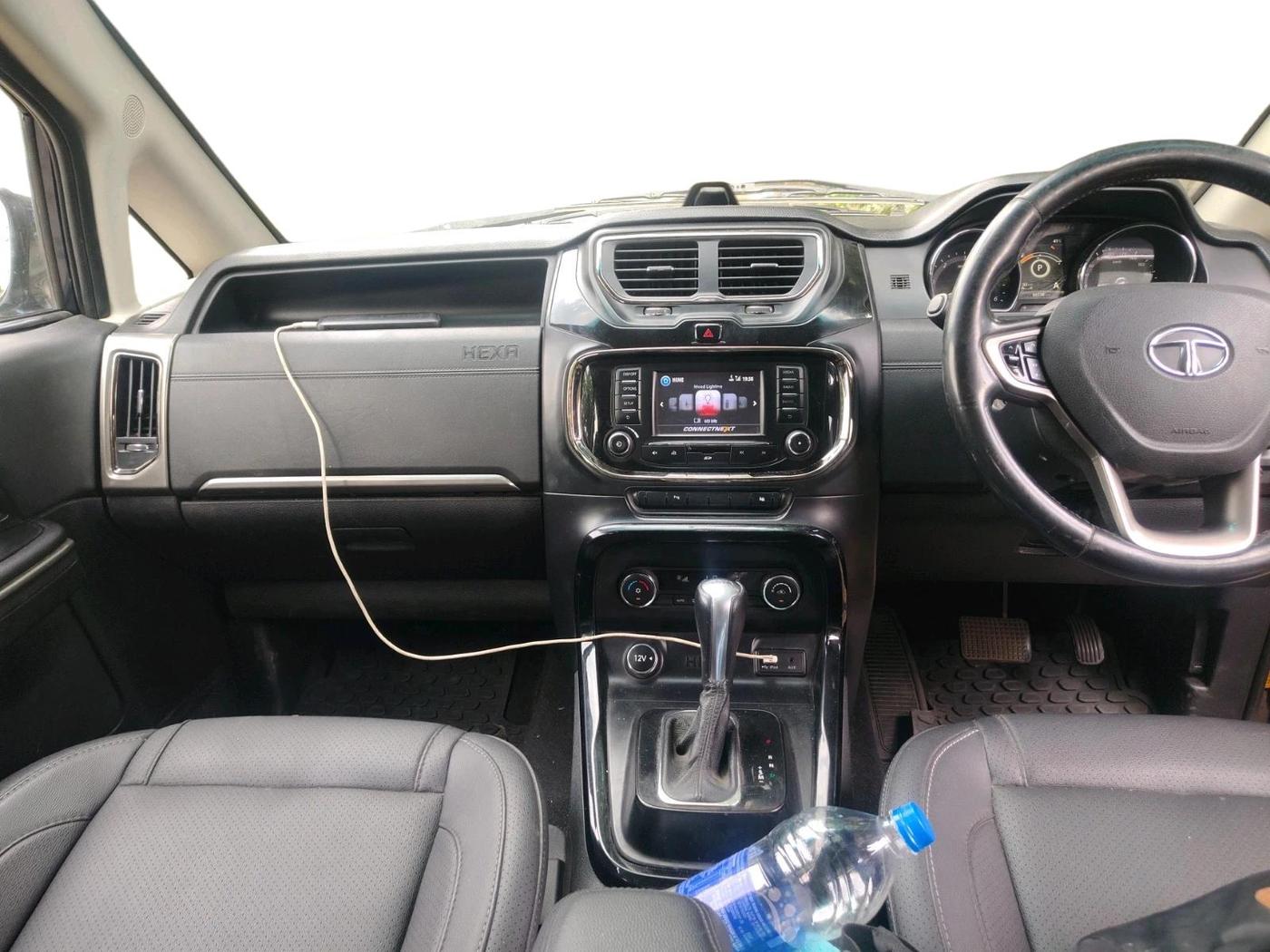 2017 Tata Hexa XTA 4X2 7 STR, Diesel, Automatic, 95,738 km, interior