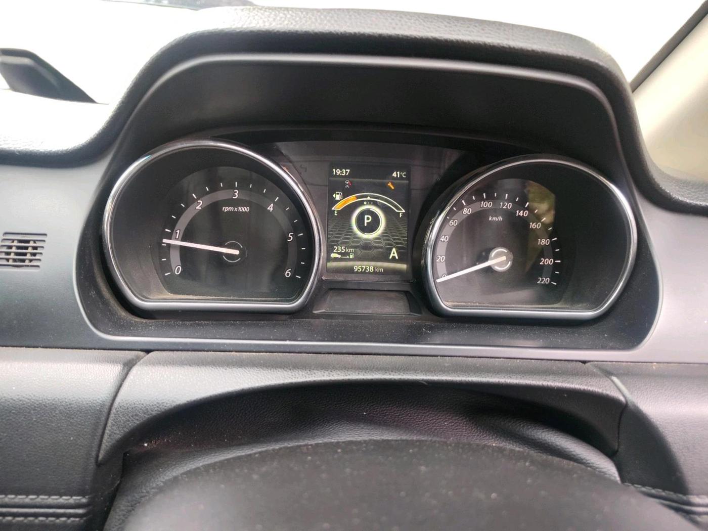 2017 Tata Hexa XTA 4X2 7 STR, Diesel, Automatic, 95,738 km, interior