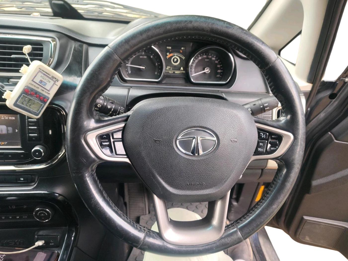 2017 Tata Hexa XTA 4X2 7 STR, Diesel, Automatic, 95,738 km, interior