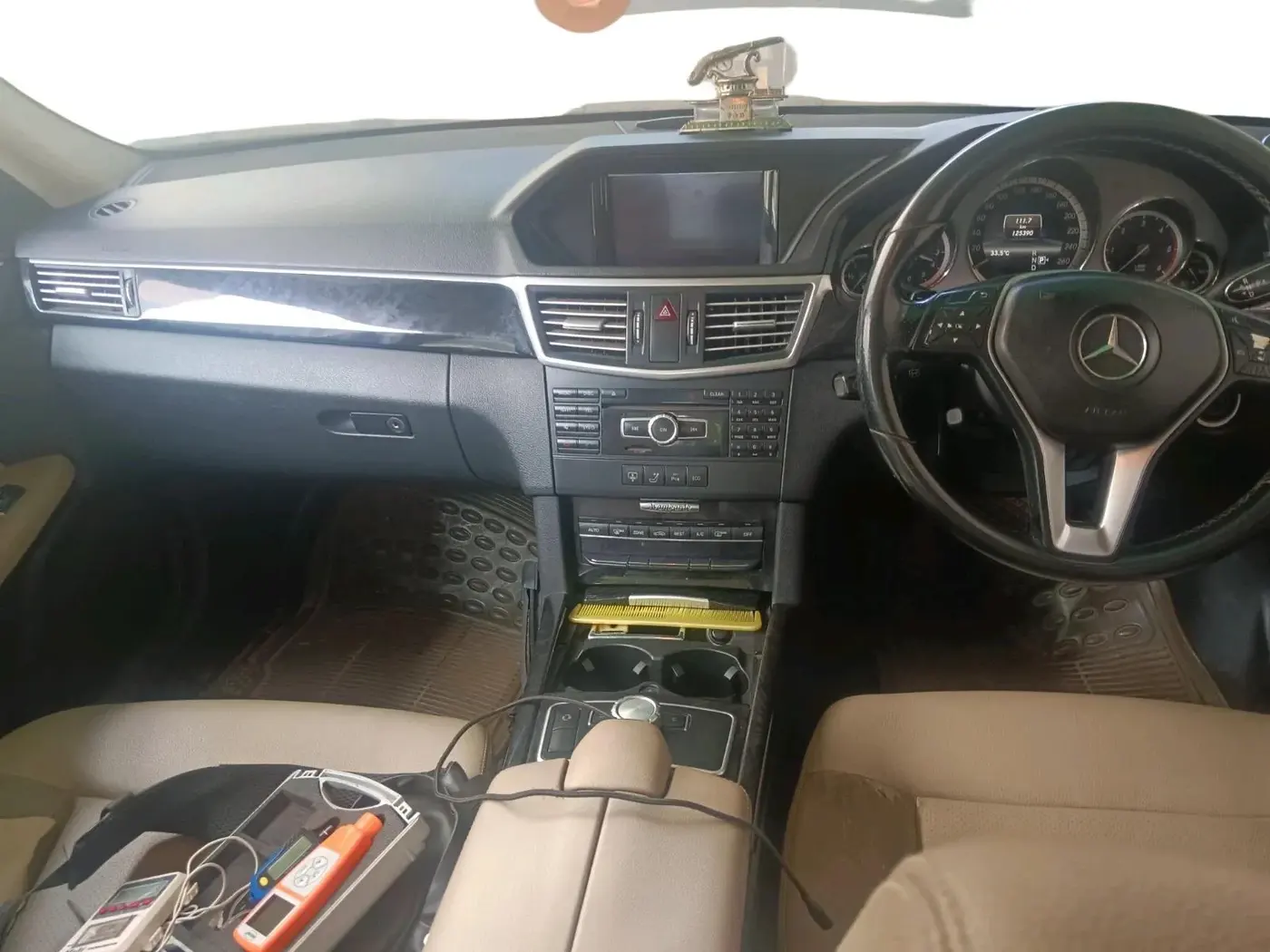 2013 Mercedes Benz E Class E 250 CDI ELEGANCE, Diesel, Automatic, 1,25,392 km, interior