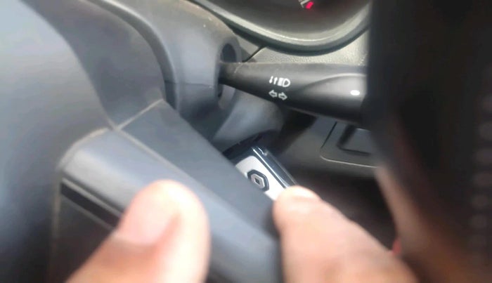 2020 Renault Kwid RXL 1.0, Petrol, Manual, 46,747 km, interior