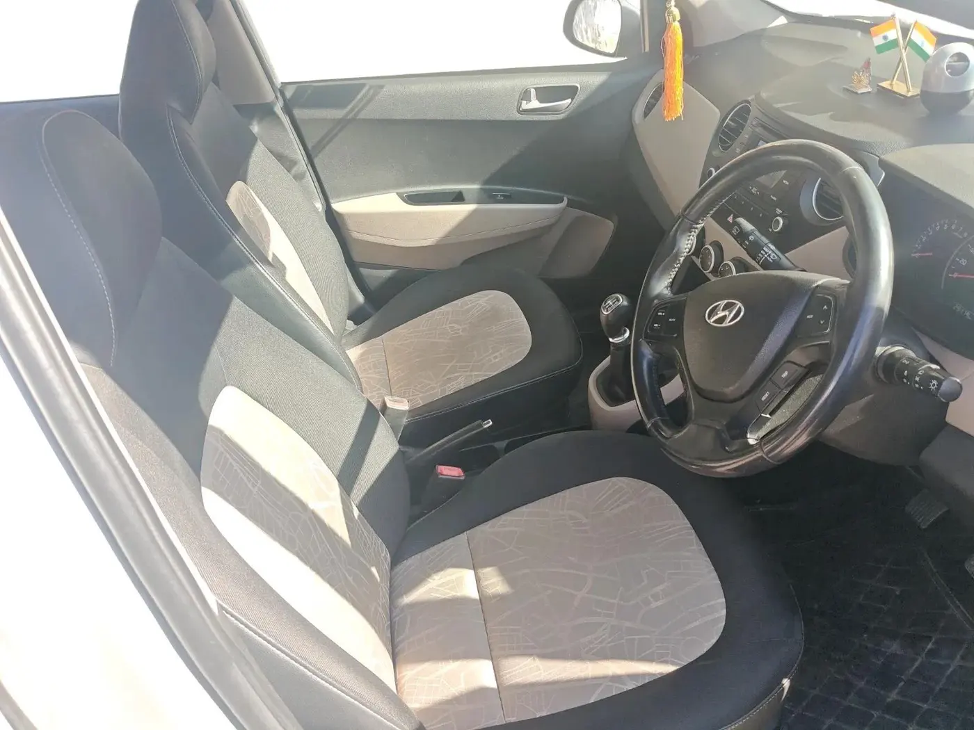 2015 Hyundai Grand i10 ASTA 1.2 KAPPA VTVT, Petrol, Manual, 29,179 km, interior